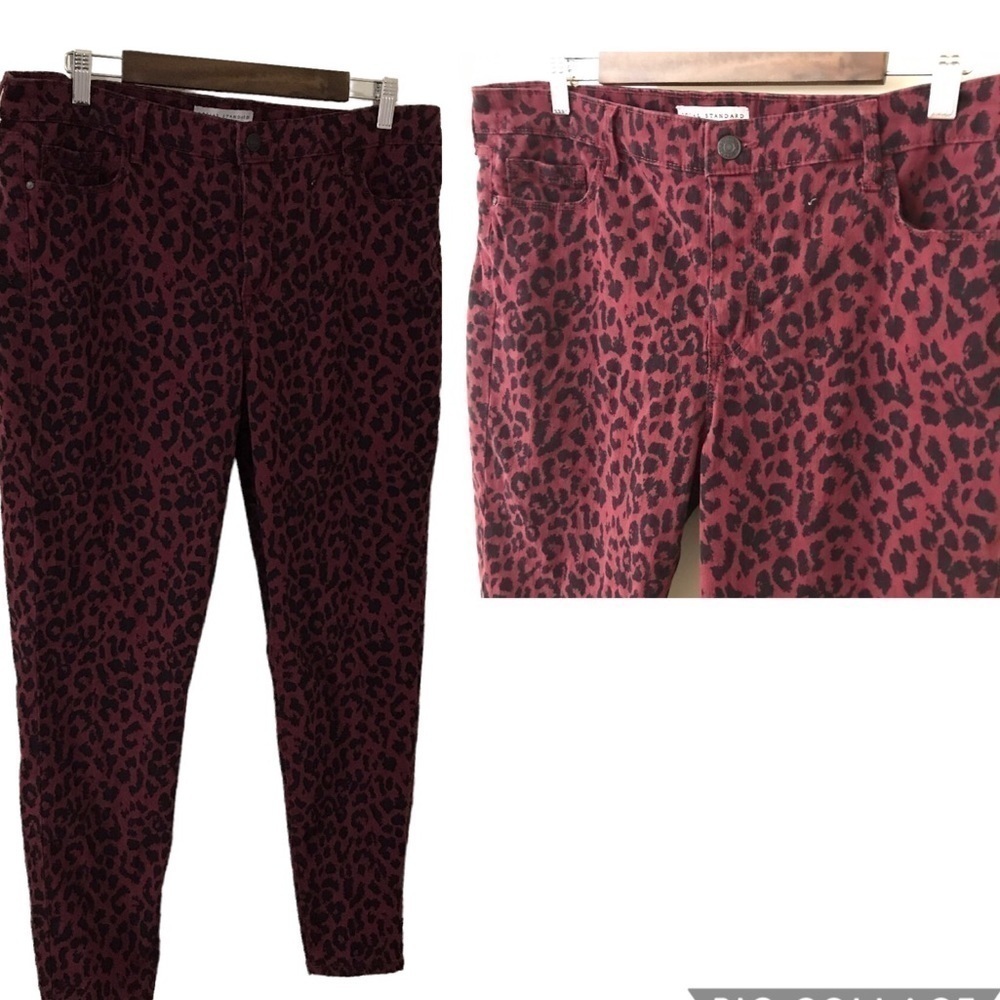 Social standard by Sanctuary ankle skinny animal print denim pants